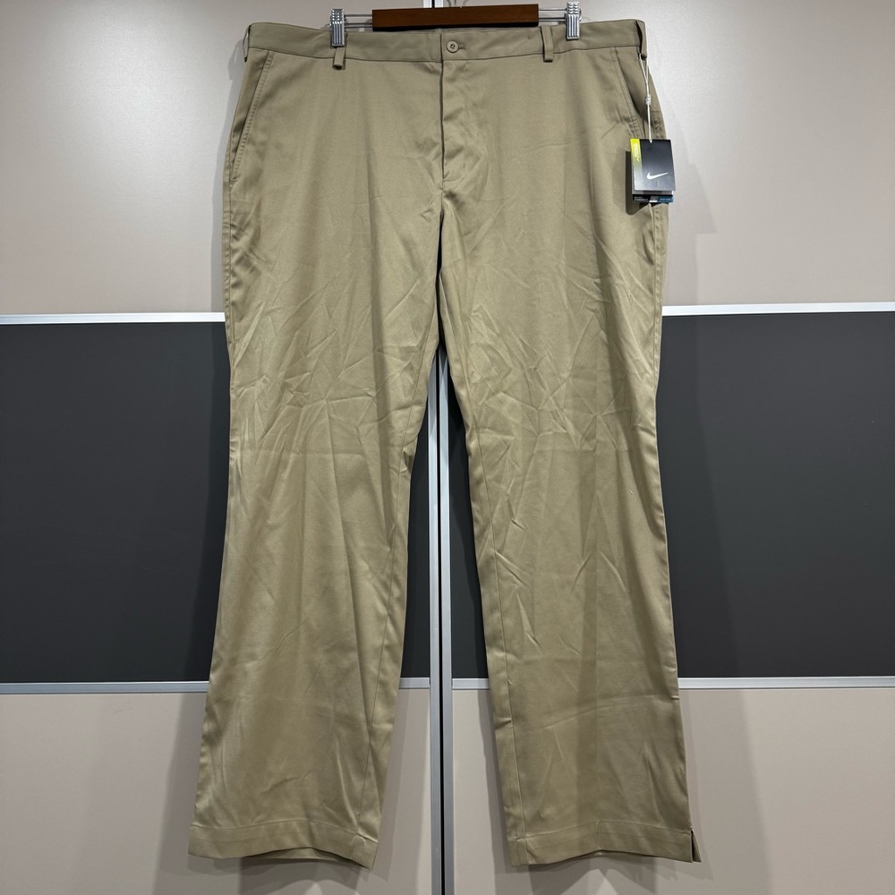 NWT Nike Golf Khaki Pants Standard Fit Dri Fit Mens 42x32 Beige